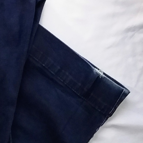 Wrangler Jeans w/ Pink Stitching - Picture 12 of 12